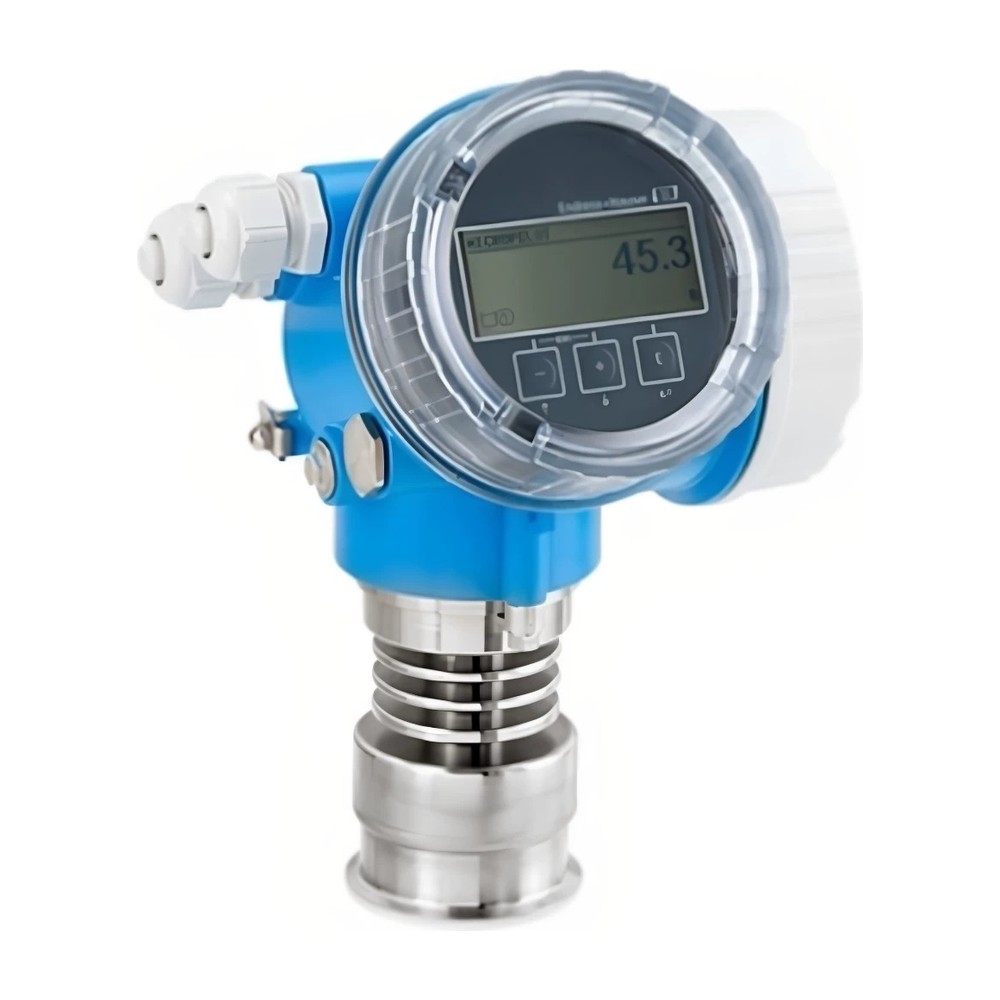 Radar level transmitter with hygienic clamp connection